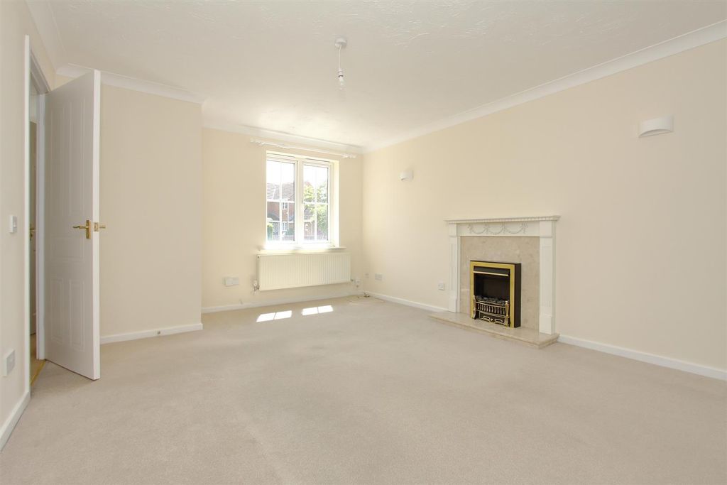 Property photo 2 of 19 26 Harvard Way Ph13.Jpg