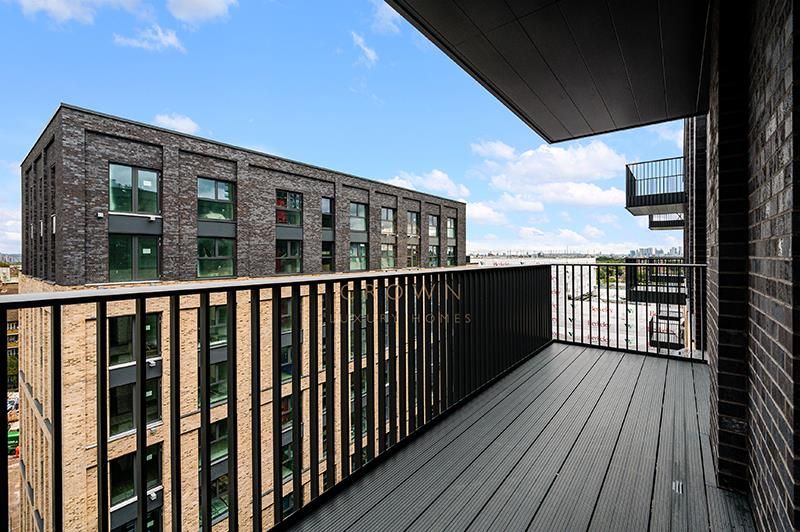 Property photo 2 of 13 Hawker House, 59 (1).Jpg