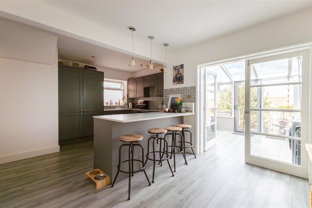 Property photo 1 of 26 Kitchen Diner