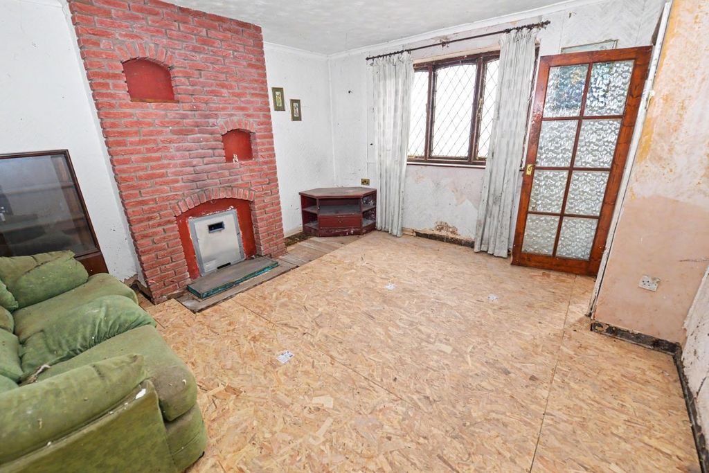 Property photo 2 of 13
