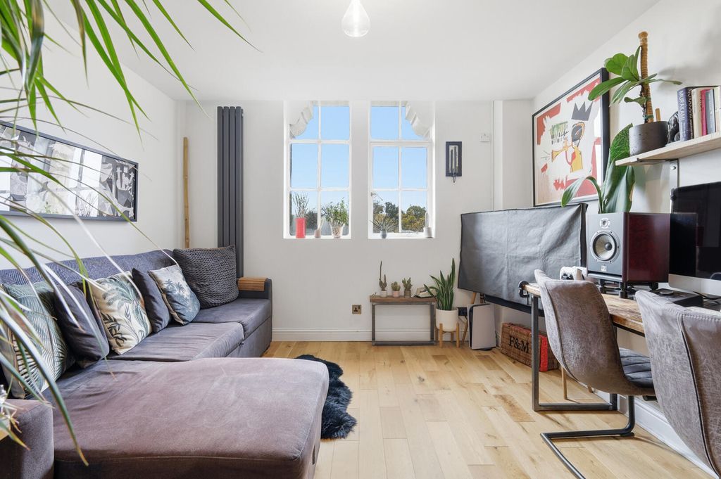 Property photo 2 of 15