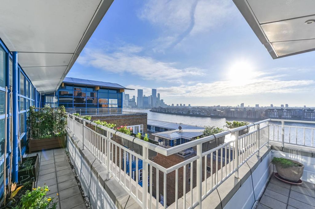 Property photo 3 of 36