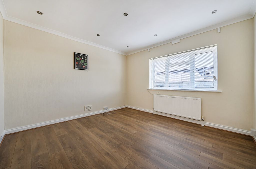 Property photo 2 of 8 1494867-8-6A58B44...
