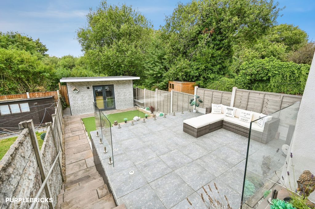 Property photo 2 of 30