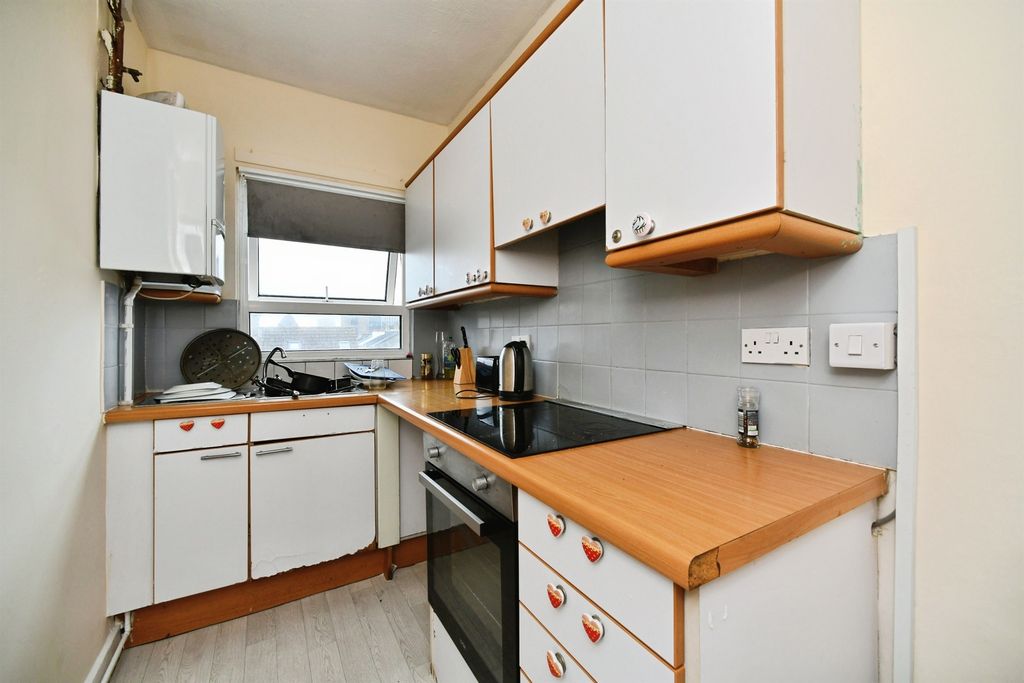 Property photo 3 of 17