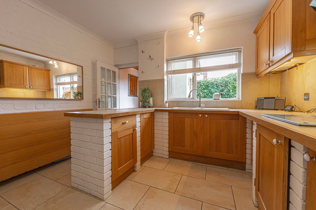 Property photo 2 of 38