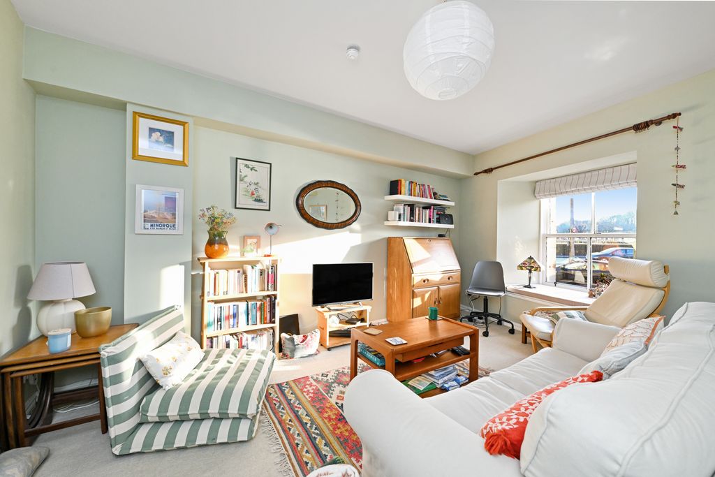 Property photo 2 of 14 Property Image 4