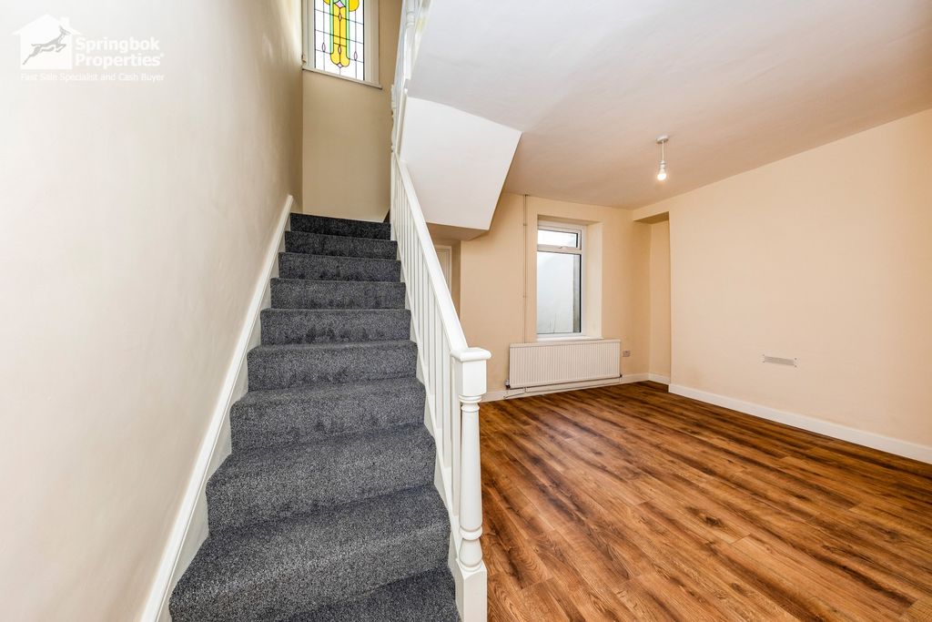 Property photo 2 of 17 Image 1