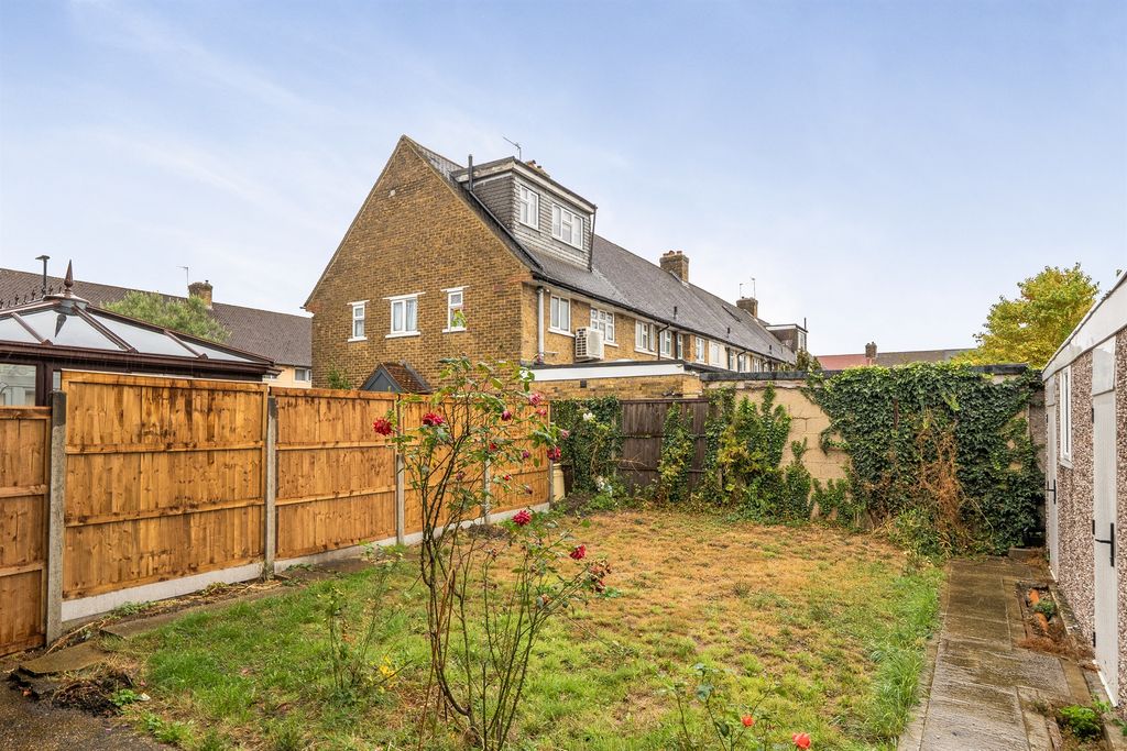 Property photo 2 of 12