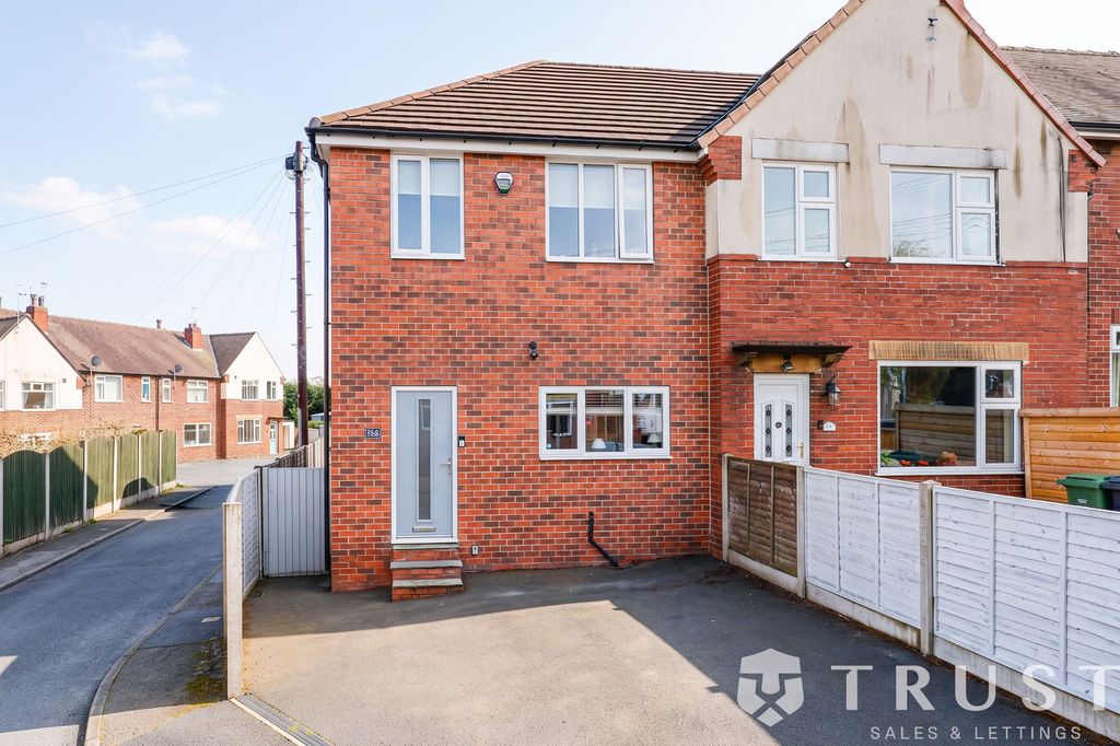 Property photo 1 of 33