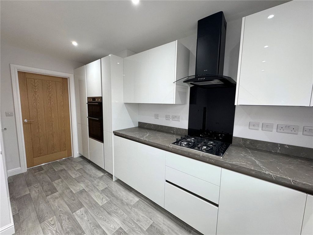 Property photo 3 of 11 Picture No. 04