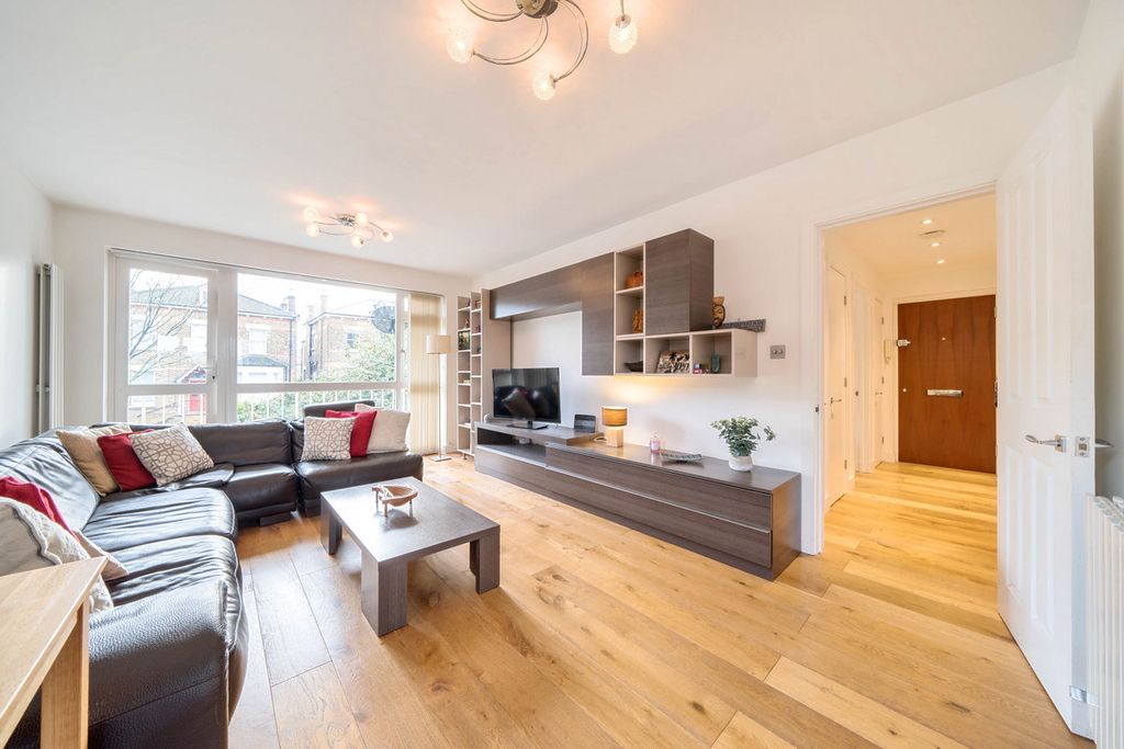 Property photo 1 of 8