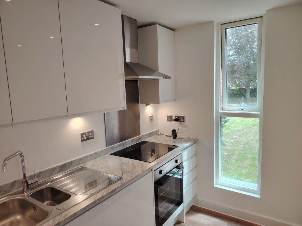 Property photo 3 of 15 Kitchen 2