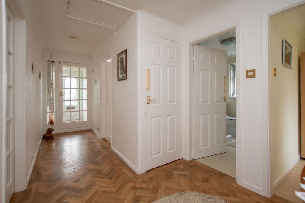 Property photo 3 of 23