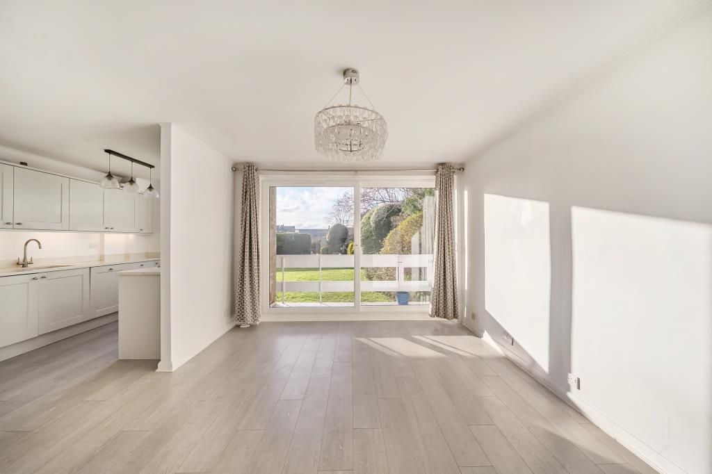 Property photo 2 of 10 Living Room