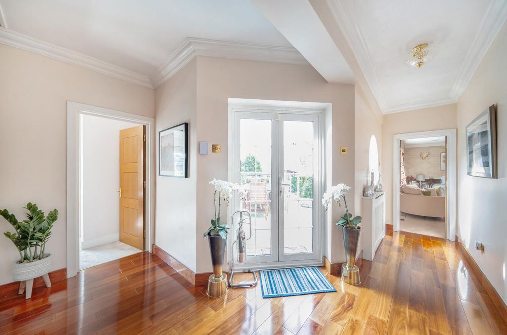 Property photo 2 of 23 Davidson Frost-Wellings, Dfw, Hartsbourne Road, Ha