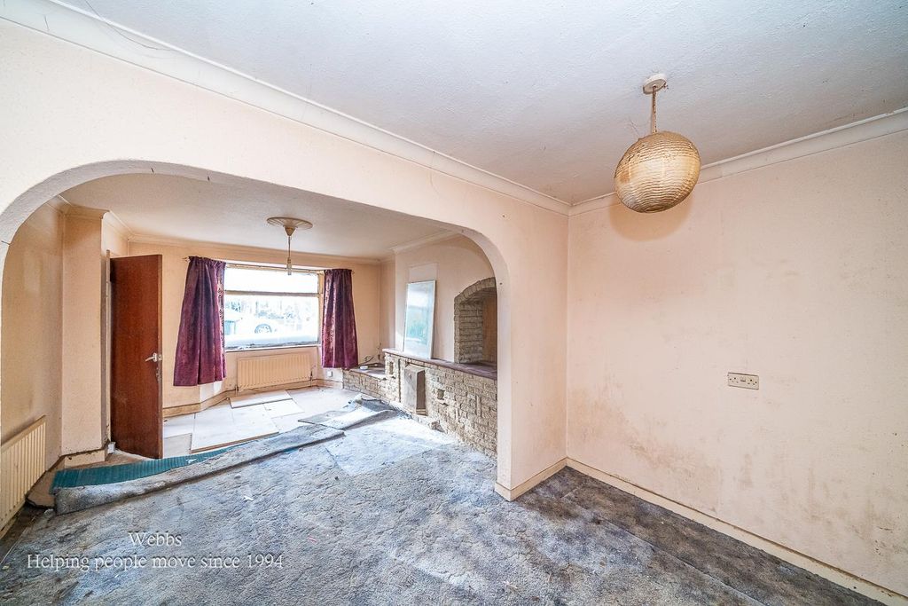 Property photo 2 of 19 Webbs-1.Jpg