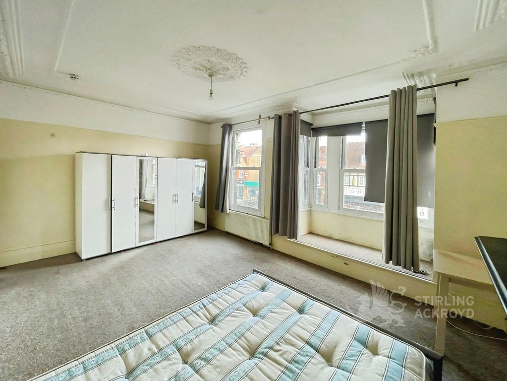 Property photo 3 of 10 Bedroom