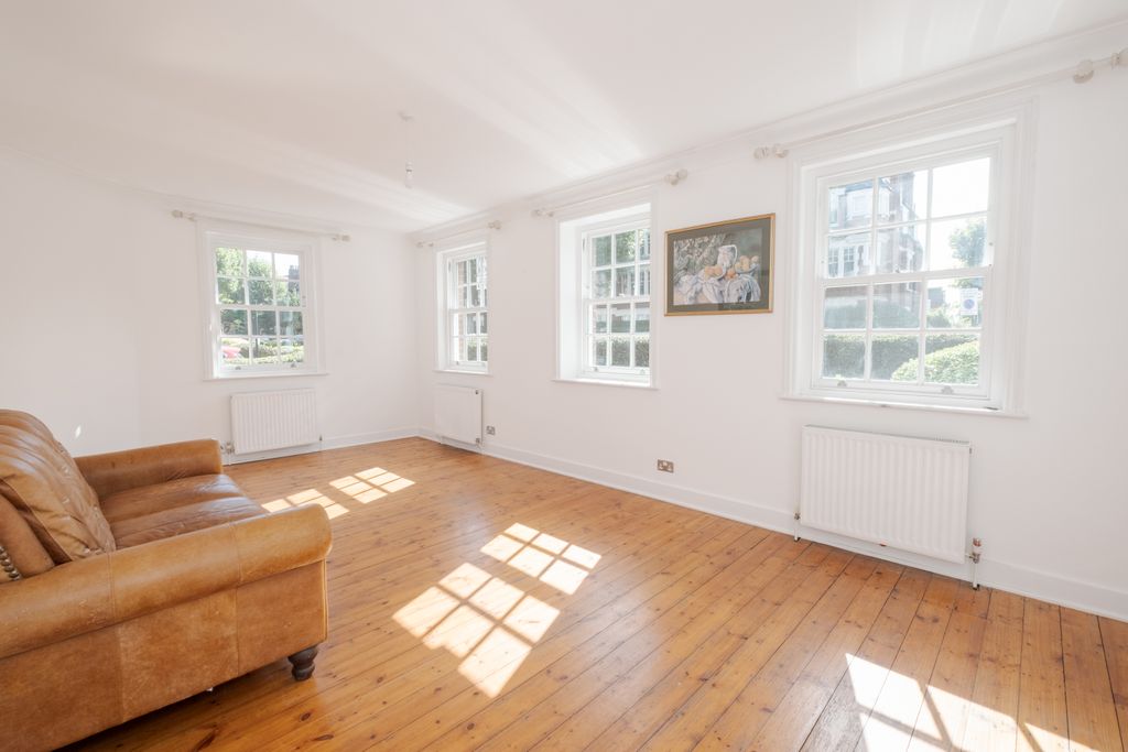 Property photo 2 of 21