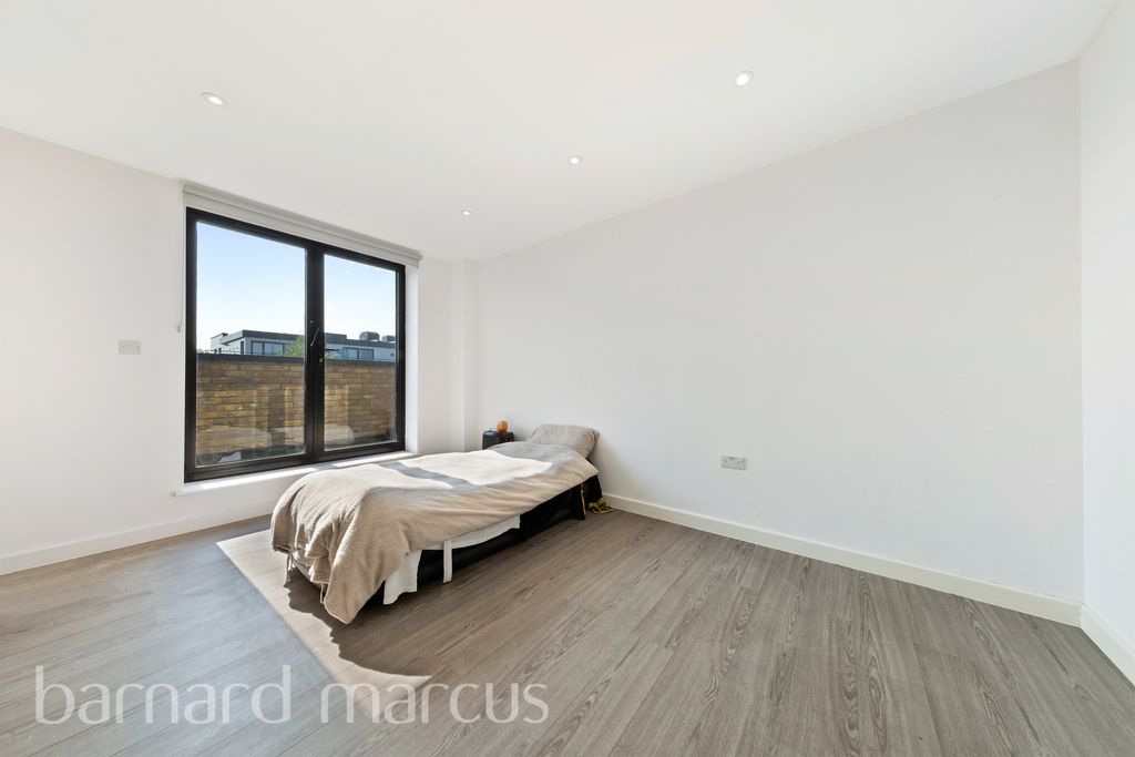 Property photo 3 of 8 Image