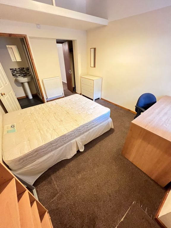 Property photo 3 of 8 Photo 2