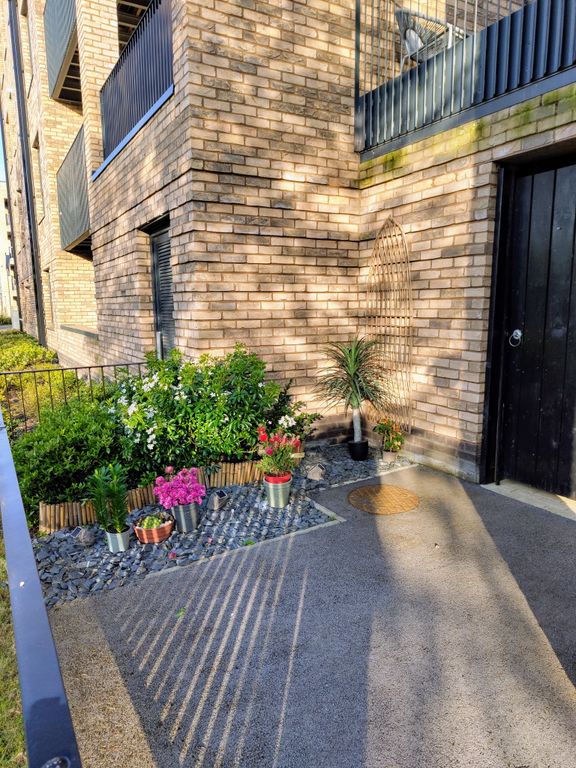 Property photo 2 of 20