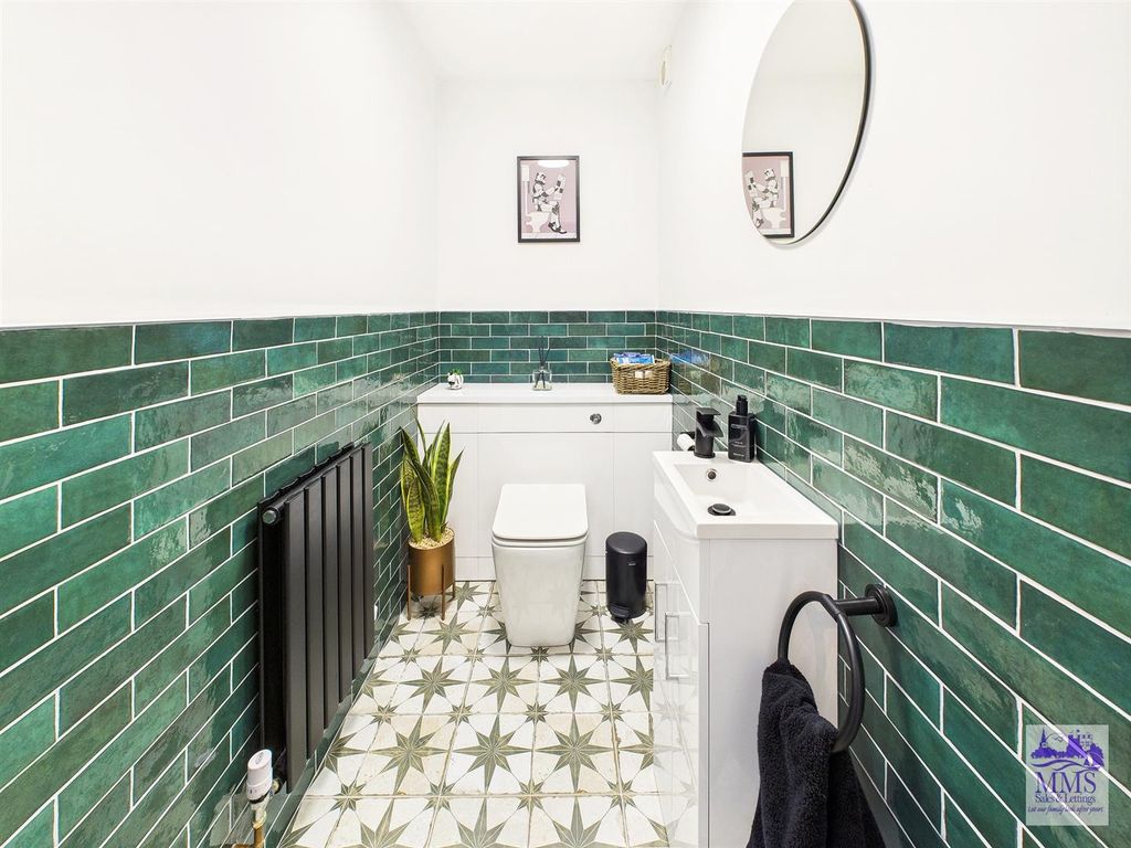 Property photo 2 of 24 Cam04098G0-Pr0069-Still008.Jpg