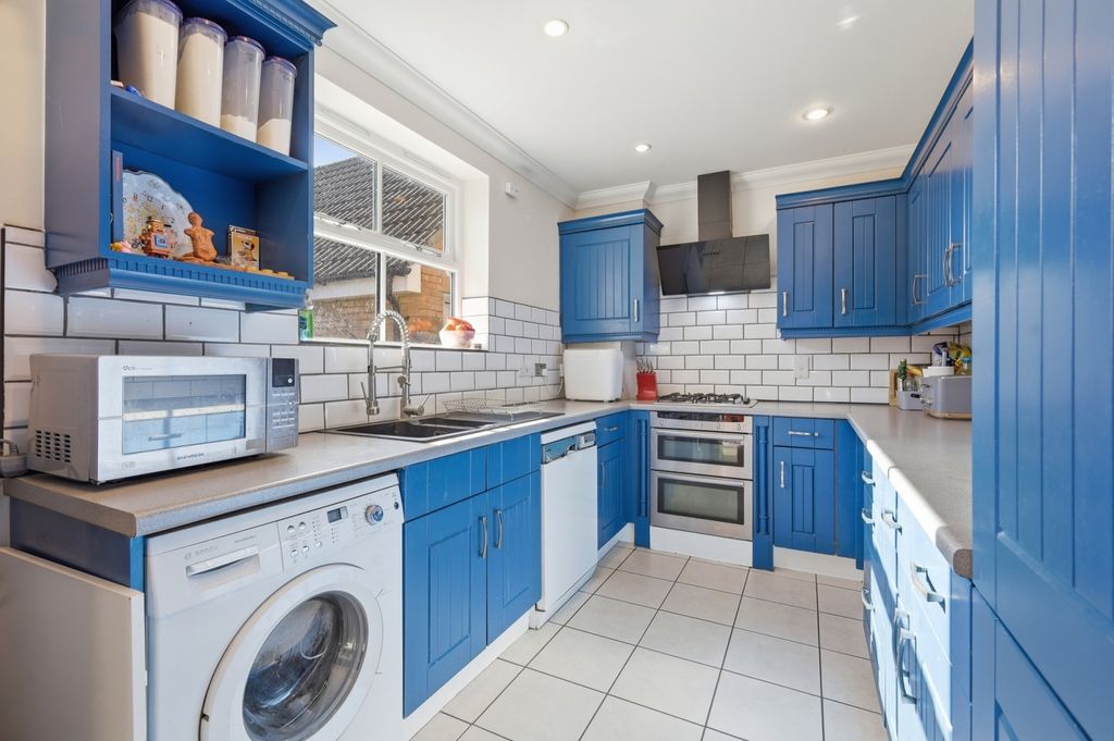 Property photo 3 of 18 Picture No. 15