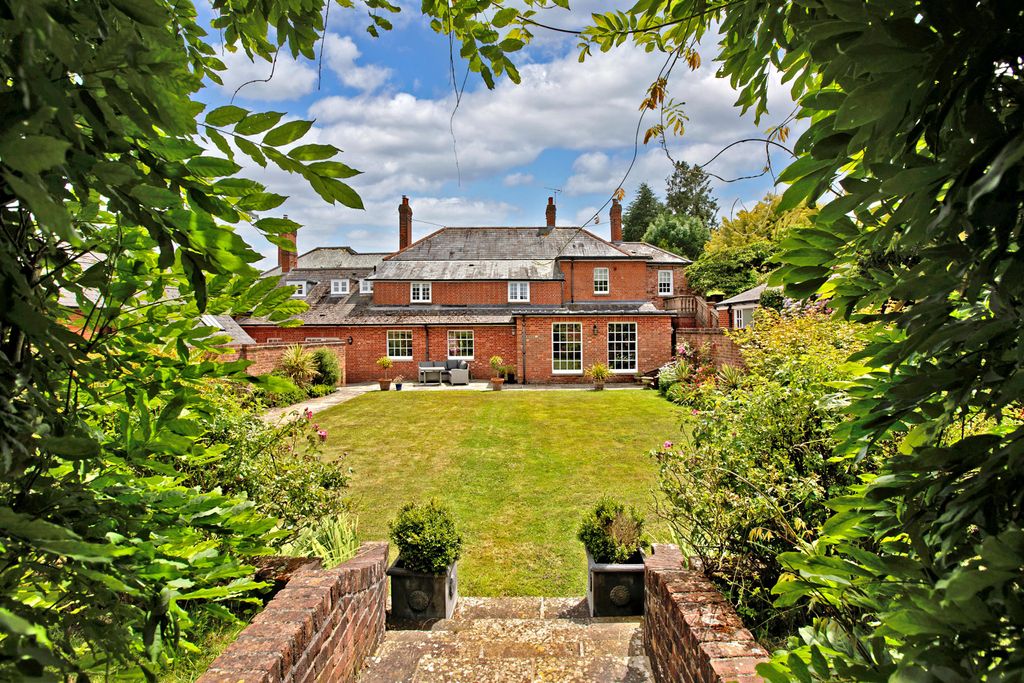 Property photo 3 of 36 Image