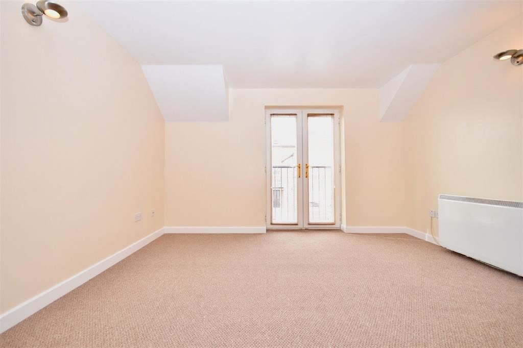 Property photo 3 of 5 Living Room