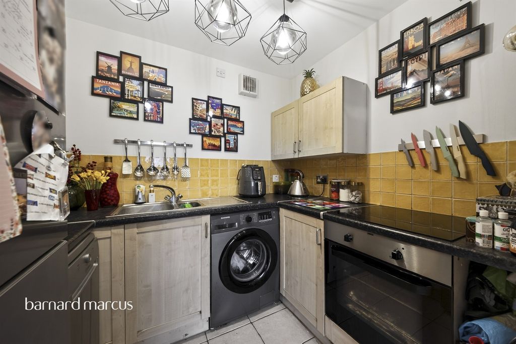 Property photo 3 of 11