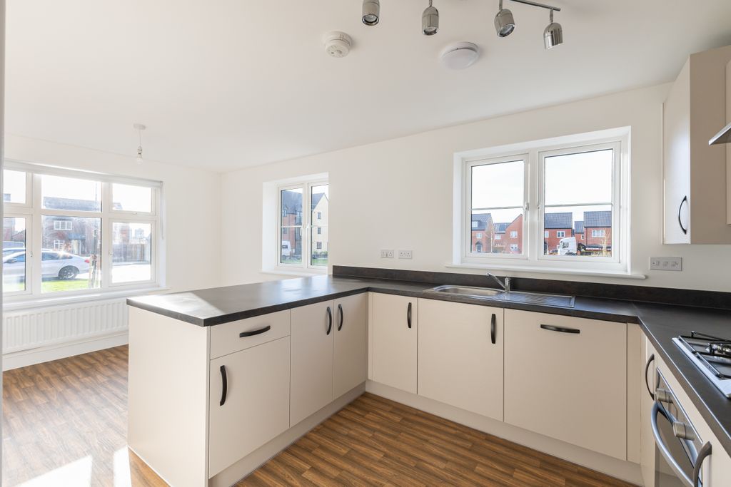 Property photo 3 of 17 Photo