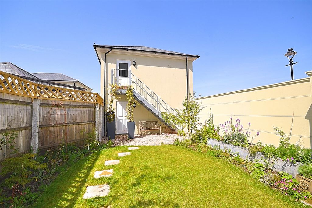 Property photo 3 of 23 1 - 2026-05-22T170348.005.Png