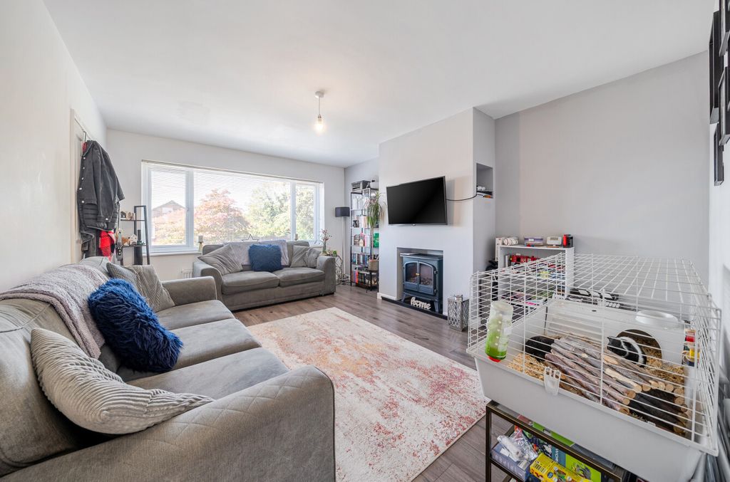 Property photo 2 of 18 10-6A79B34997136-...