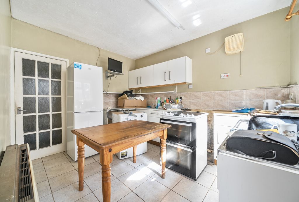 Property photo 3 of 18 1324149-9-687E46E...