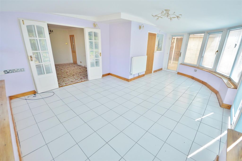 Property photo 3 of 22 Conservatory