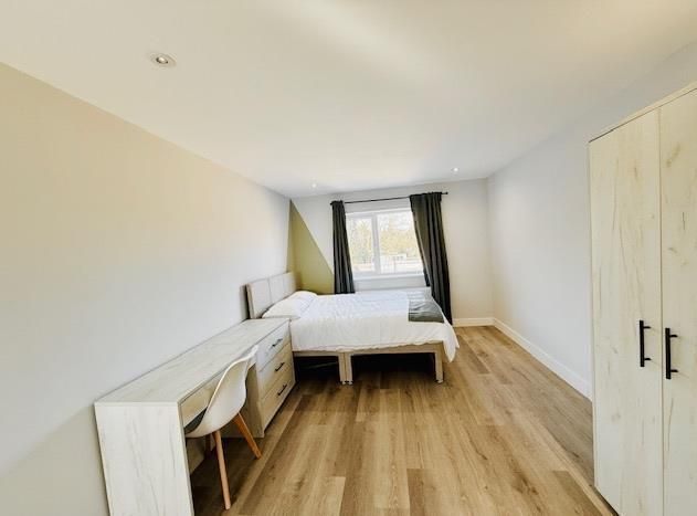 Property photo 3 of 12 Bedroom