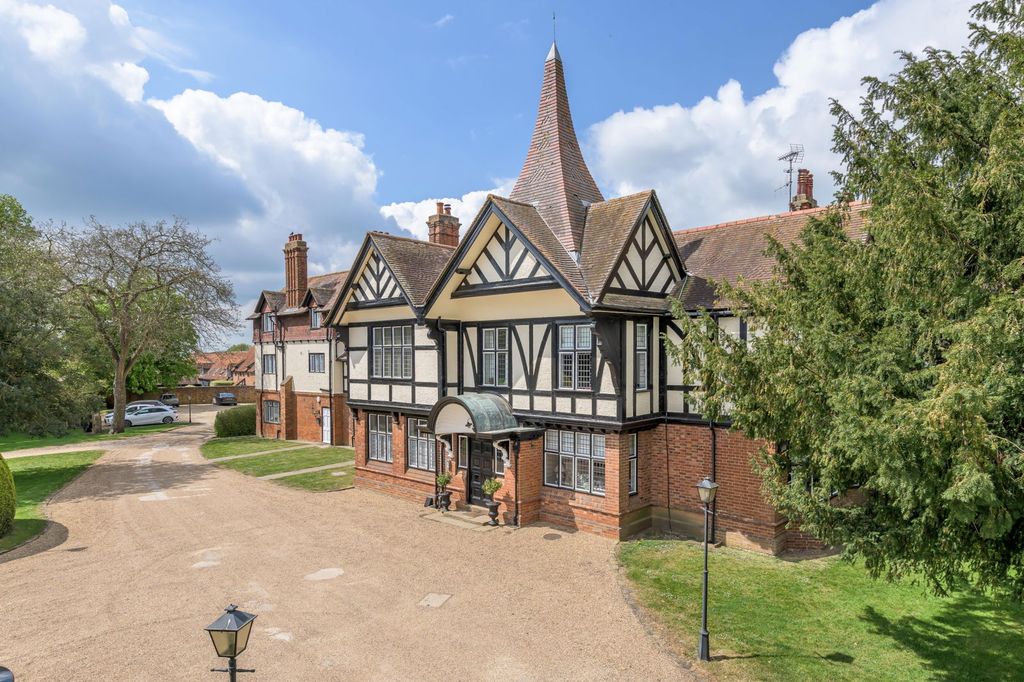 Property photo 2 of 54