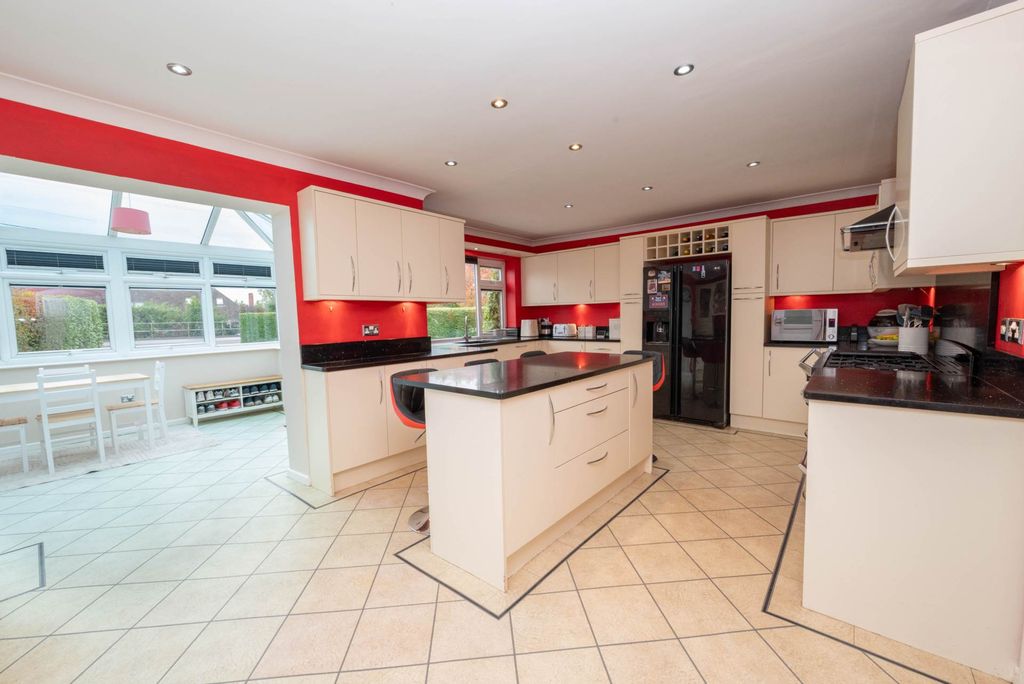 Property photo 3 of 23