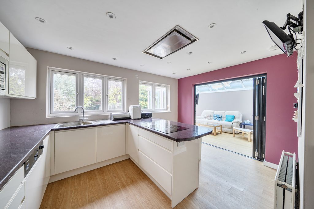 Property photo 2 of 16 1440985-11-69E799832Bfd0