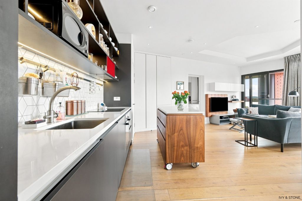 Property photo 2 of 44 5103782