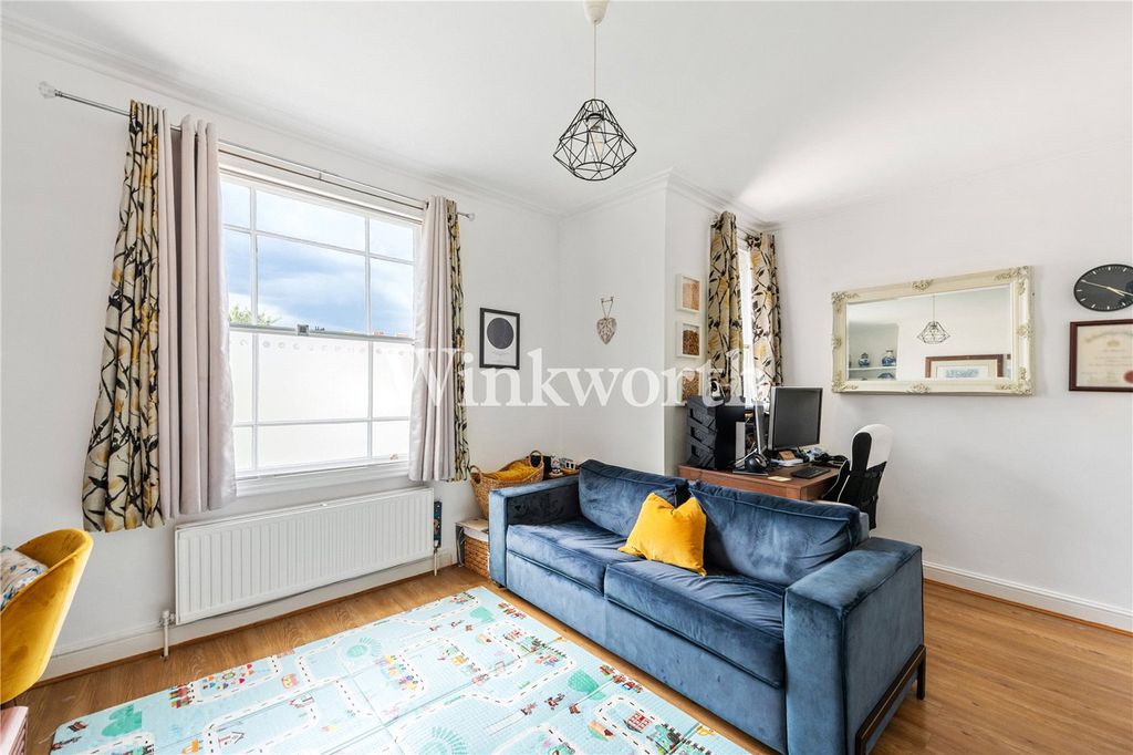 Property photo 3 of 19 Picture No. 03