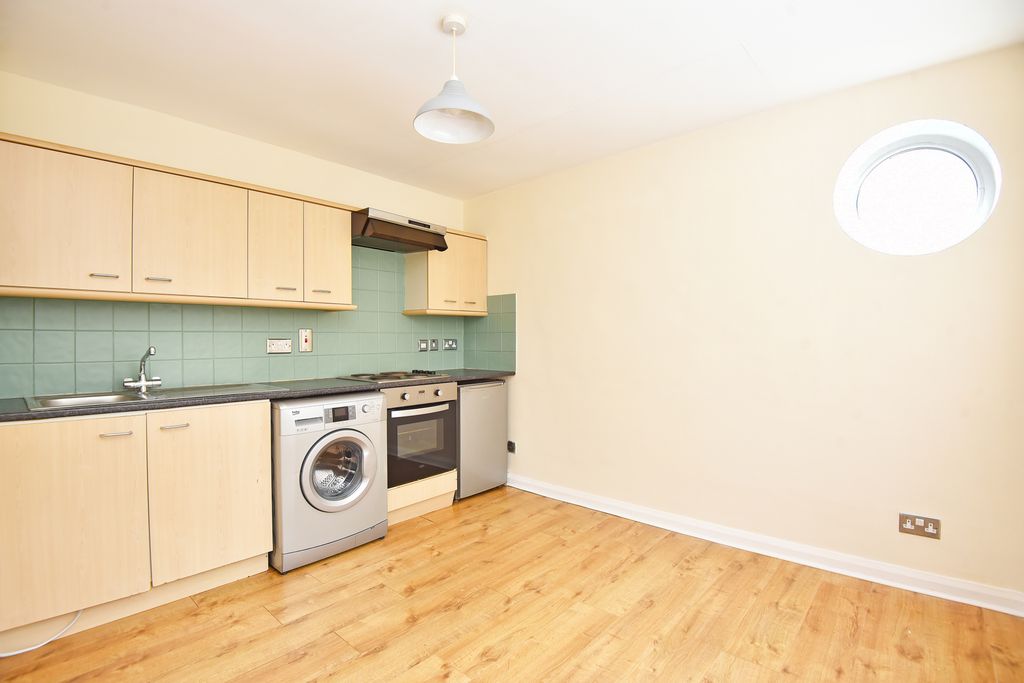 Property photo 2 of 8