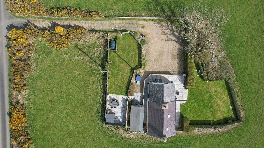 Property photo 3 of 32