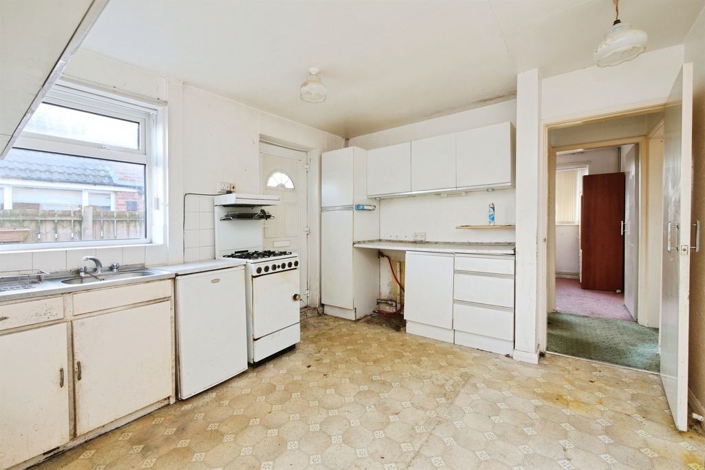 Property photo 3 of 11