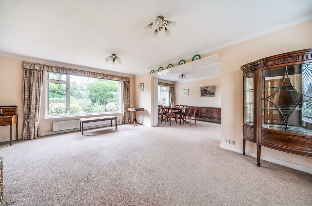 Property photo 2 of 12 1397680-15-696537...