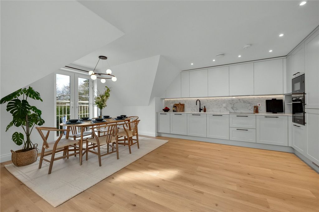 Property photo 1 of 12 Kitchen/Living