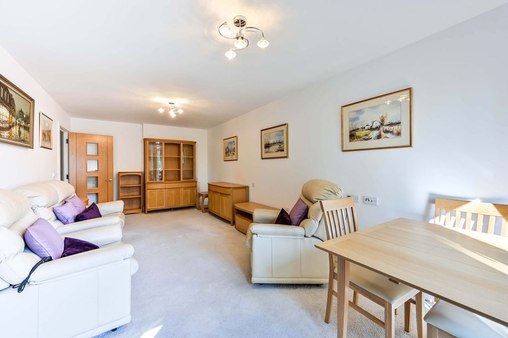 Property photo 1 of 25