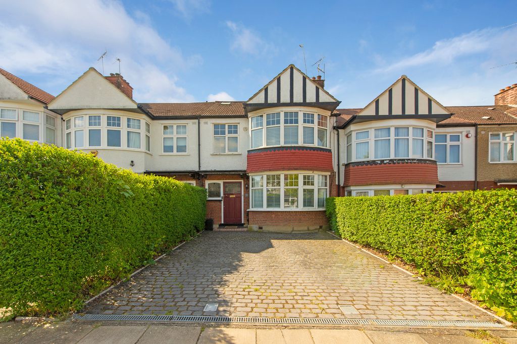 Property photo 2 of 11