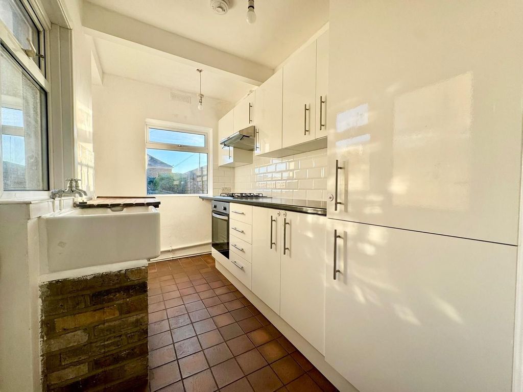 Property photo 3 of 10 Picture 3